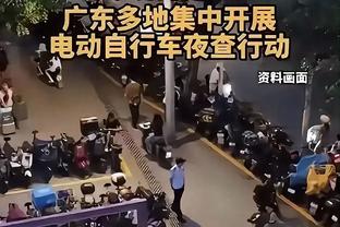 Giới truyền thông nói về cảnh ngộ bóng đá Trung Quốc: Quy tắc vào rổ bị thổi bay, đạp mặt bạn cũng không cho bài